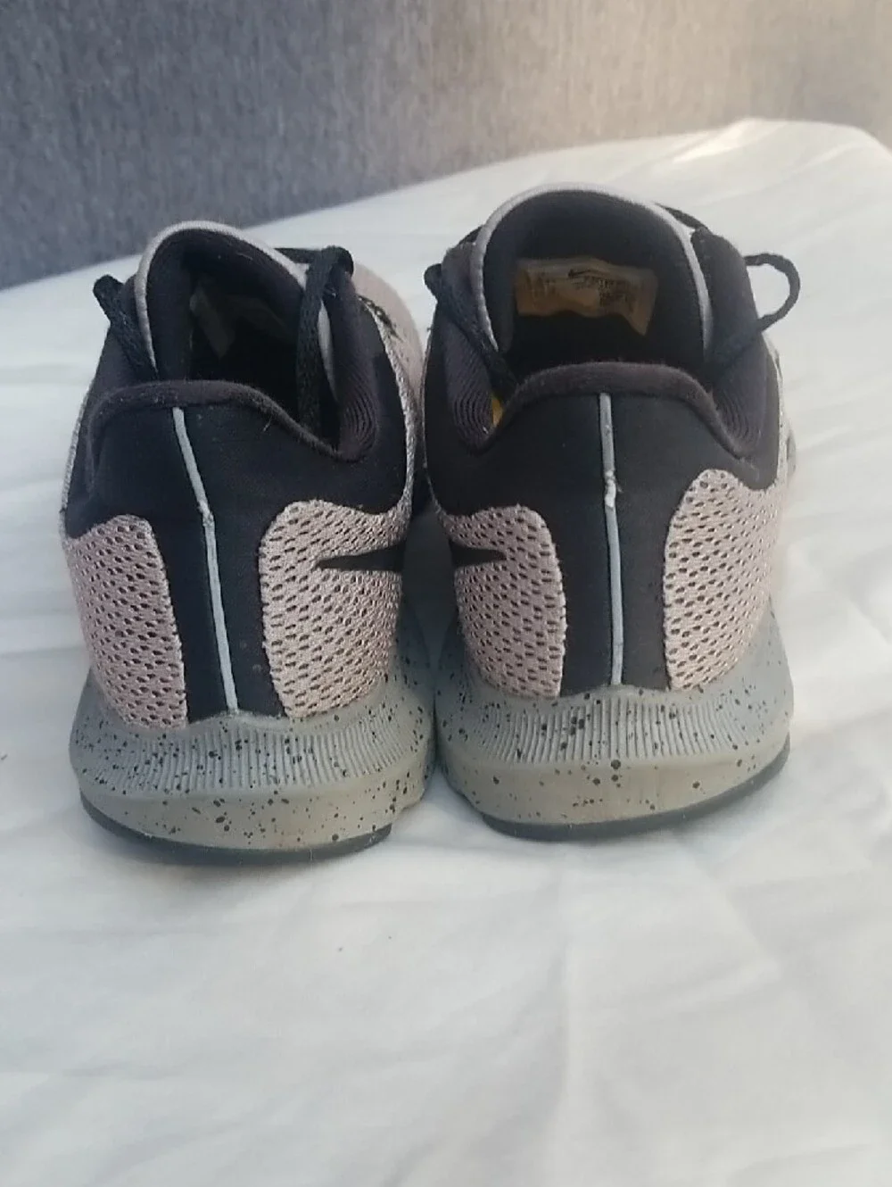 Nike Women's Quest 2 Gray and Black Mesh Running Sneakers Size 7